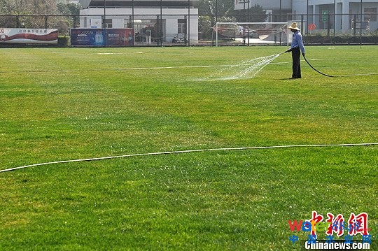 222ϼtwă(ni)ڷ(yng)،(du)ˮM(jn)н̎(sh)F(xin)ˮYԴl(f) Ƚ(yng) z